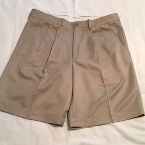 Merona, pleated front khaki Golf Shorts Size 36